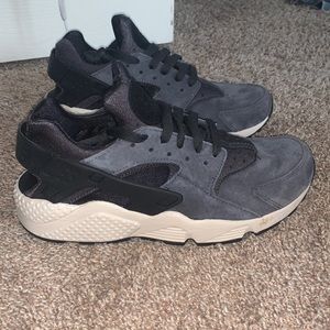 Nike Air Huarache Premium ‘Anthracite’